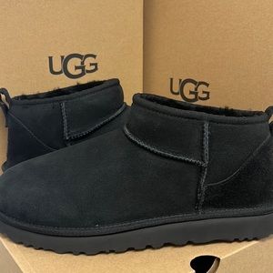 NIB Ugg Classic Ultra Mini black sheepskin boot Women’s size 11 NEW!!